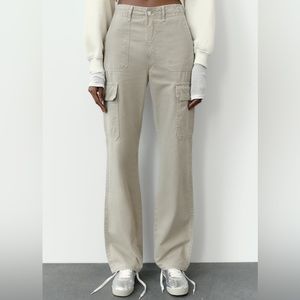 Zara TRF STRAIGHT LEG CARGO PANTS WITH A HIGH WAIST - Beige - size US 2